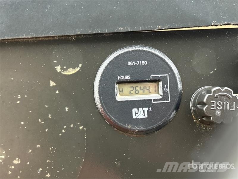 CAT PS-150C 膠輪滾壓機