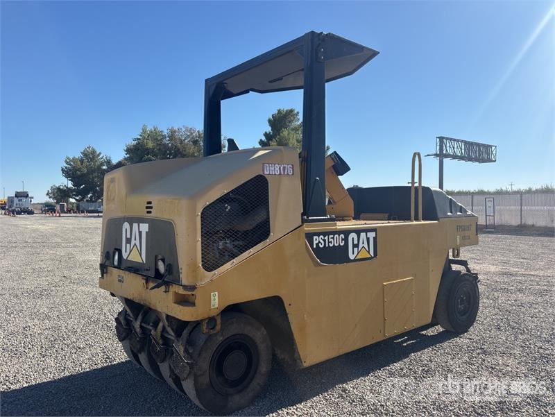 CAT PS-150C Kolesni valjarji s pnevmatikami