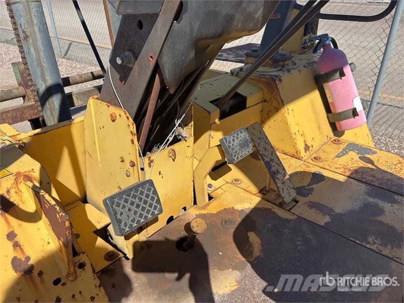 CAT R60 6000 lb 4x2 Rough Terrain Forklift Carretillas elevadoras todo terreno