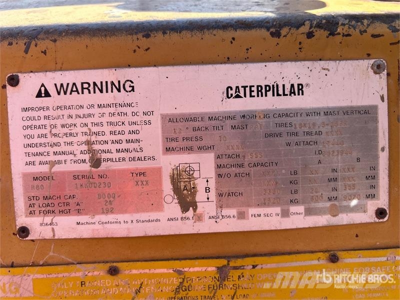 CAT R80 8000 lb 4x2 Rough Terrain Forklift Vanterenski viljuškar