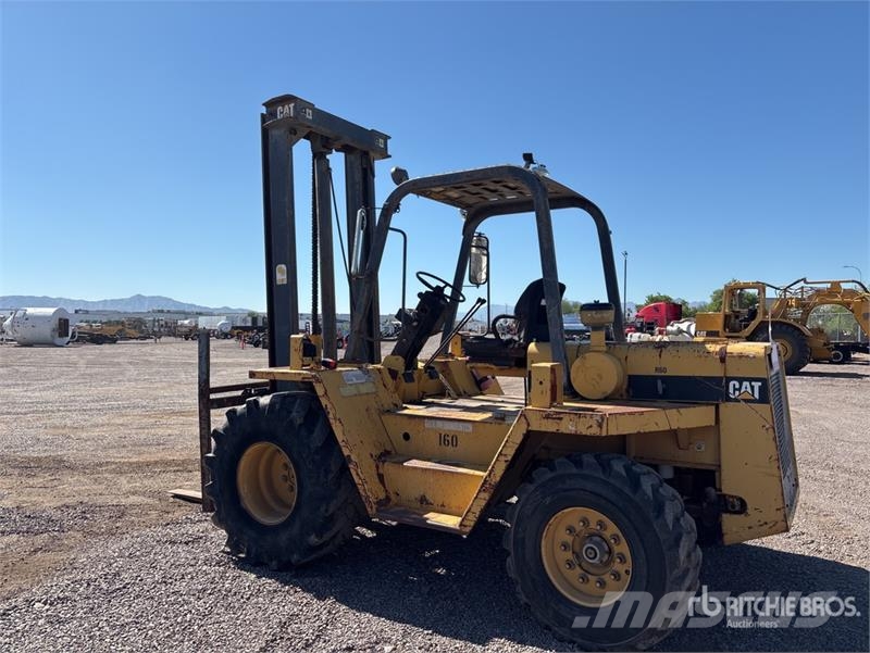 CAT RC60 6000 lb 4x2 Rough Terrain Forklift Rough terrain trucks