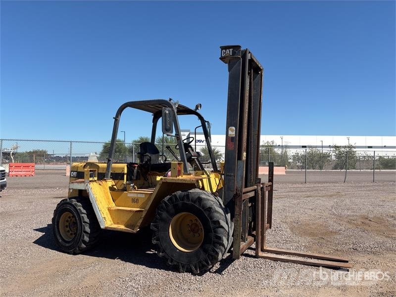 CAT RC60 6000 lb 4x2 Rough Terrain Forklift Rough terrain trucks