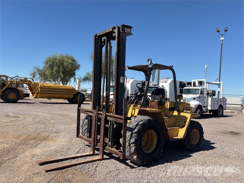 CAT RC60 6000 lb 4x2 Rough Terrain Forklift Rough terrain trucks