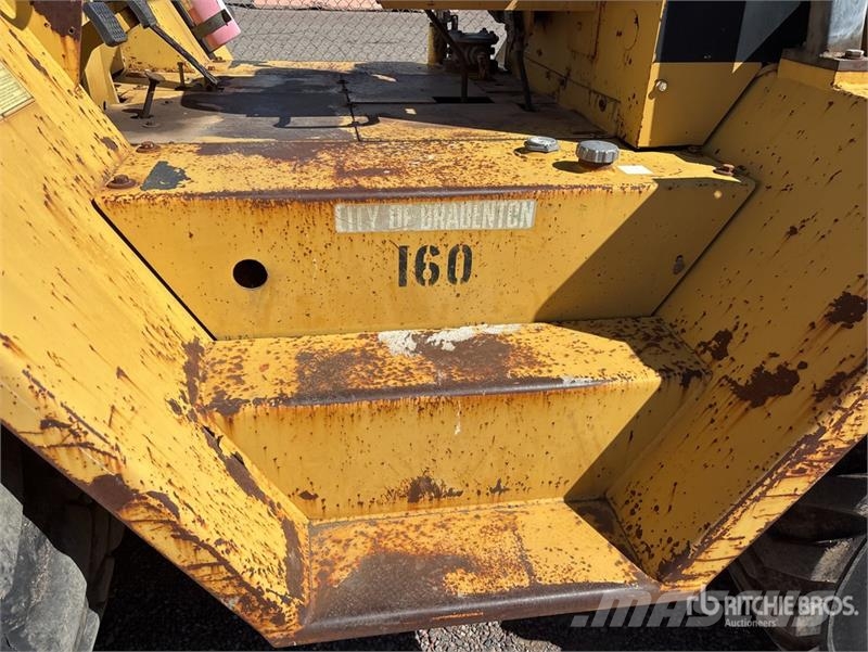 CAT RC60 6000 lb 4x2 Rough Terrain Forklift Rough terrain trucks