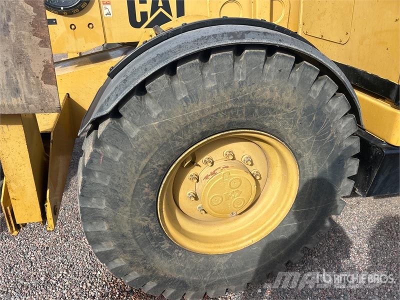 CAT TH103 مناولات متداخلة
