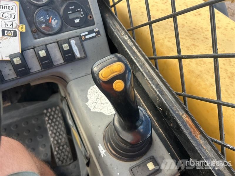 CAT TH103 مناولات متداخلة