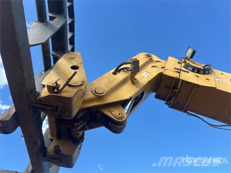 CAT TH103 مناولات متداخلة