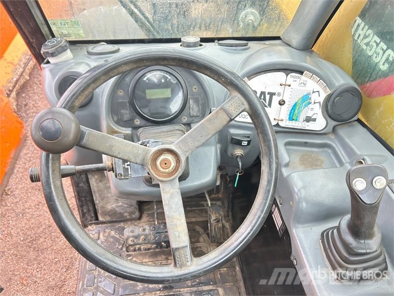 CAT TH255C Teleskoplader