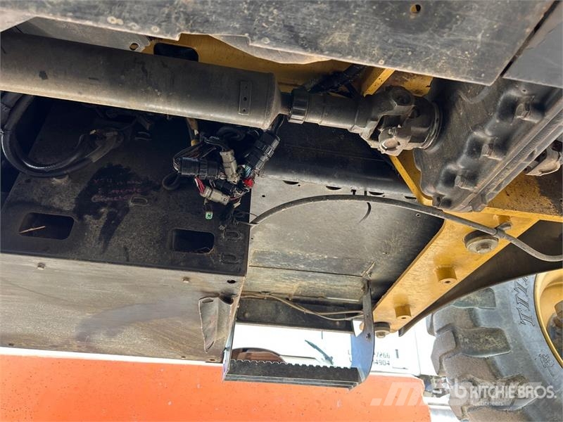 CAT TH406C Teleskopski viljuškari