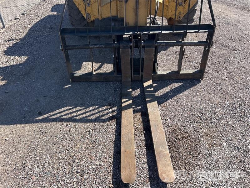 CAT TH580B Телескопические погрузчики