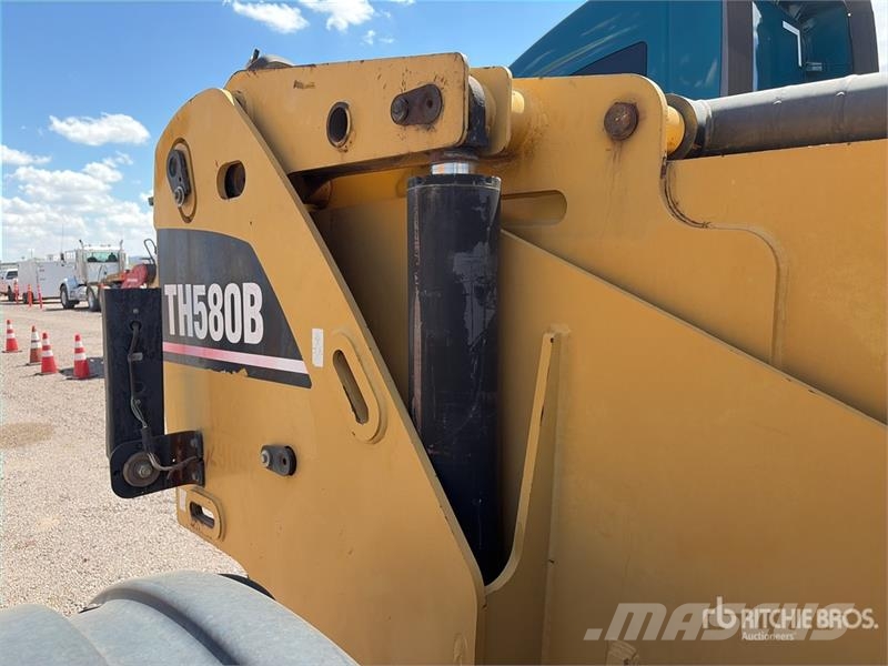CAT TH580B Sollevatori telescopici