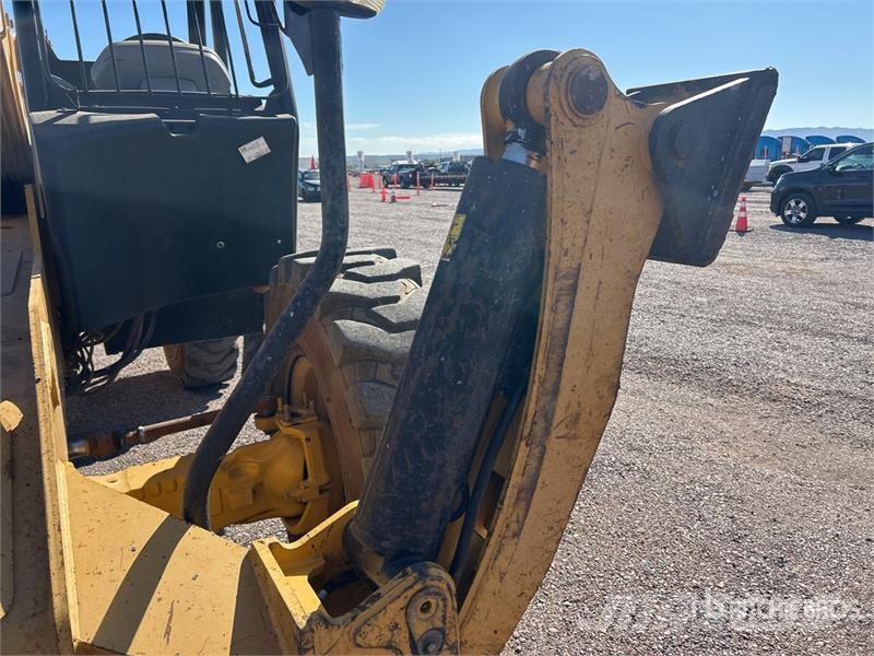 CAT TH580B Телескопические погрузчики