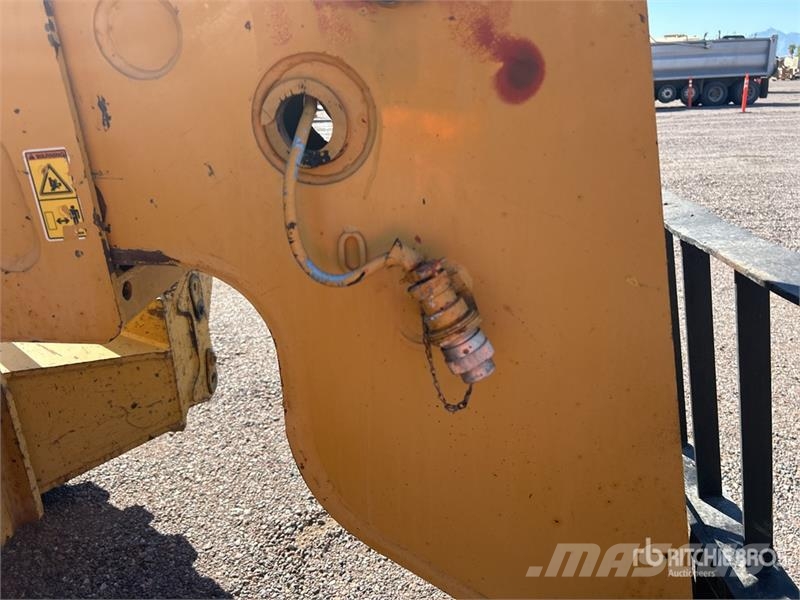 CAT TH580B Телескопические погрузчики