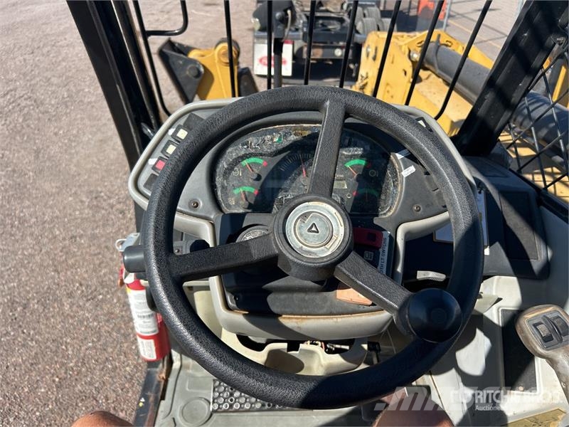 CAT TH580B Телескопические погрузчики