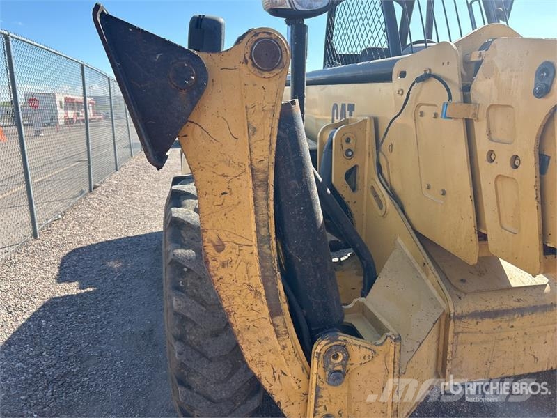 CAT TH580B Телескопические погрузчики