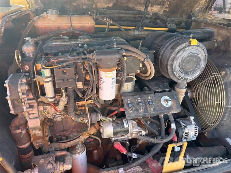 CAT TH580B Телескопические погрузчики