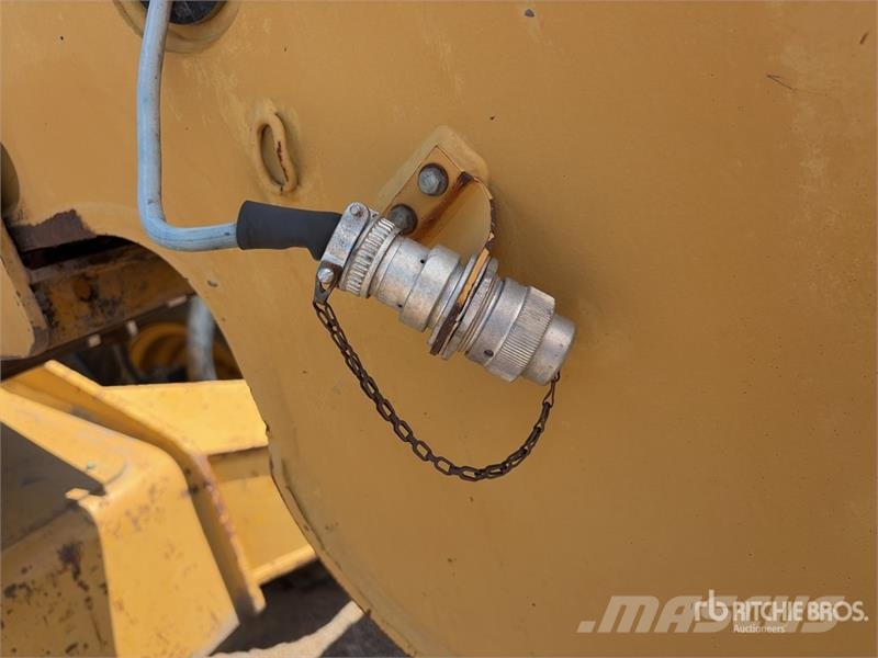 CAT TH580B Sollevatori telescopici