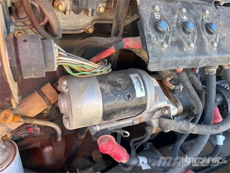 CAT TH580B Телескопические погрузчики