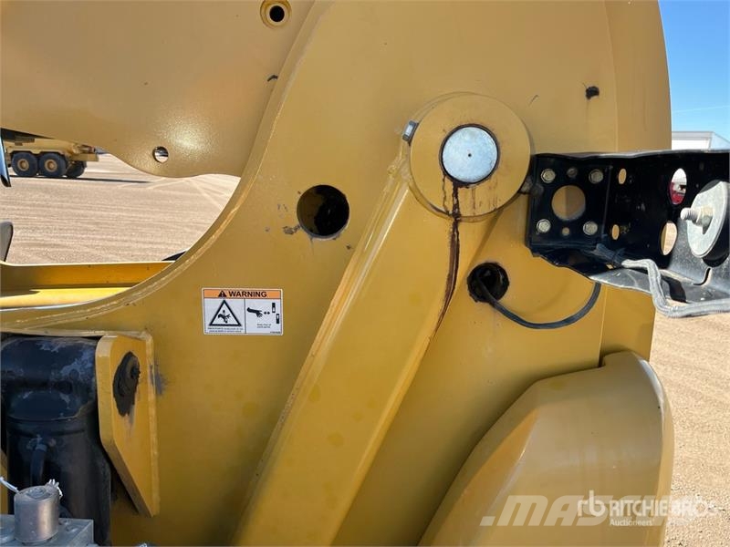 CAT TL1055D Telehandler Teleskopiskie manipulatori