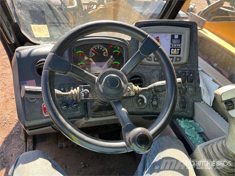 CAT TL1055D Telehandler Teleskopiskie manipulatori