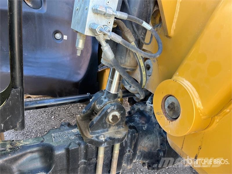 CAT TL1055D Telehandler Teleskopiskie manipulatori