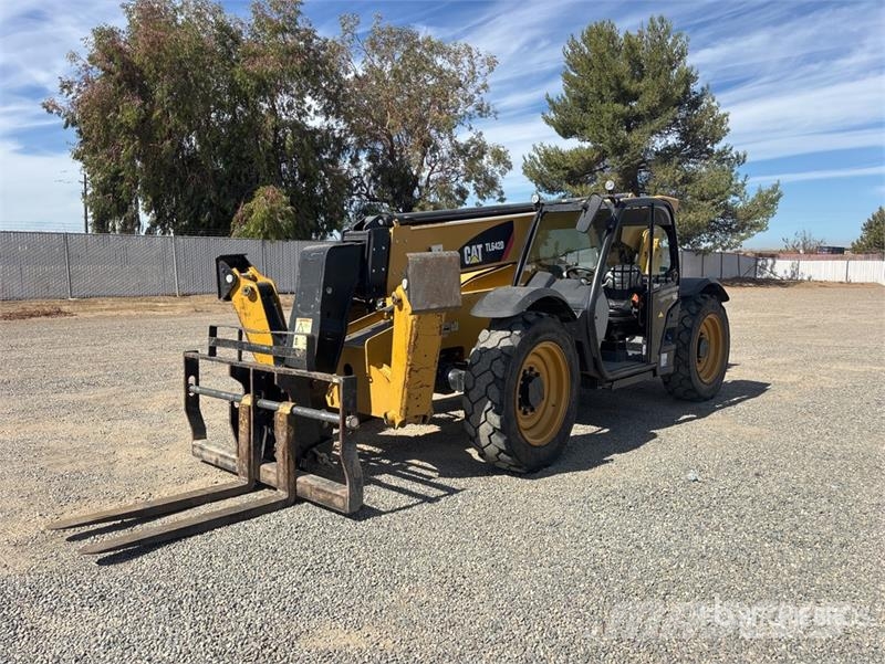 CAT TL642D Telehandler Teleskopski viličarji