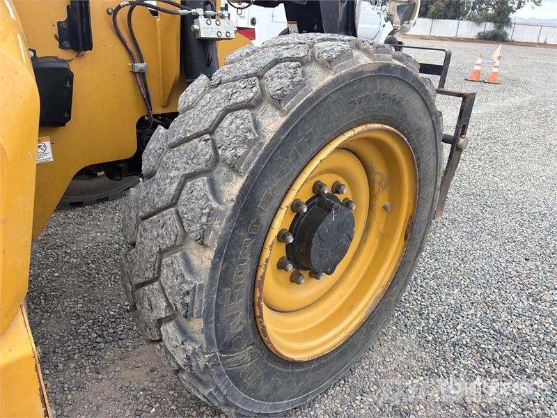 CAT TL642D Telehandler Manipuladores telescópicos