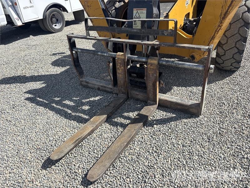CAT TL642D Telehandler Teleskopski viličarji