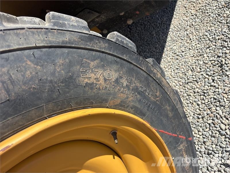 CAT TL642D Telehandler Teleskopski viličarji