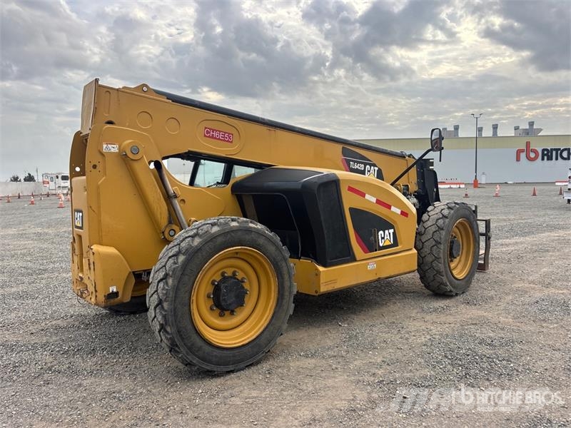 CAT TL642D Telehandler Manipuladores telescópicos