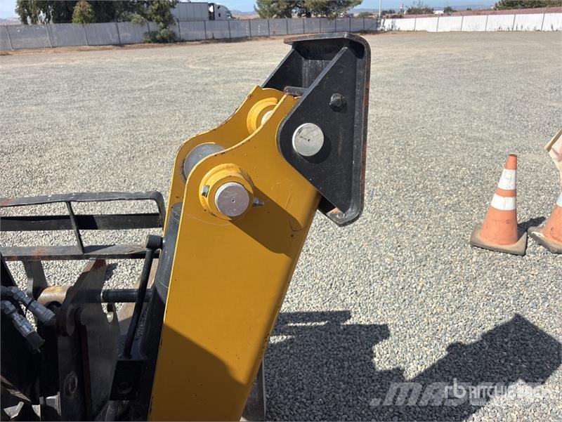 CAT TL642D Telehandler Teleskopski viličarji