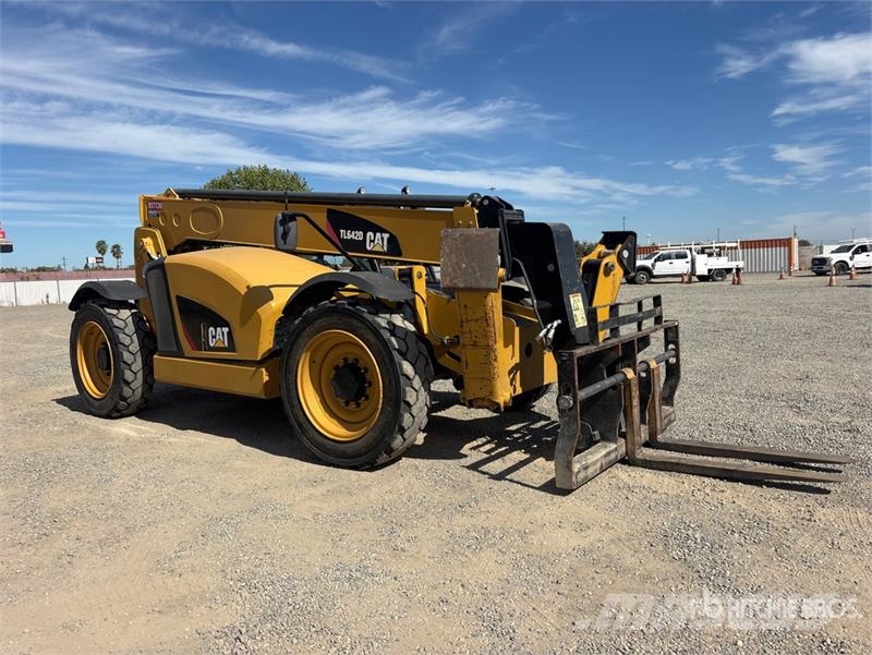 CAT TL642D Telehandler Teleskopski viličarji
