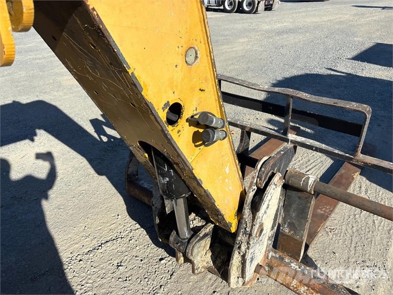 CAT TL943 텔러 핸들러