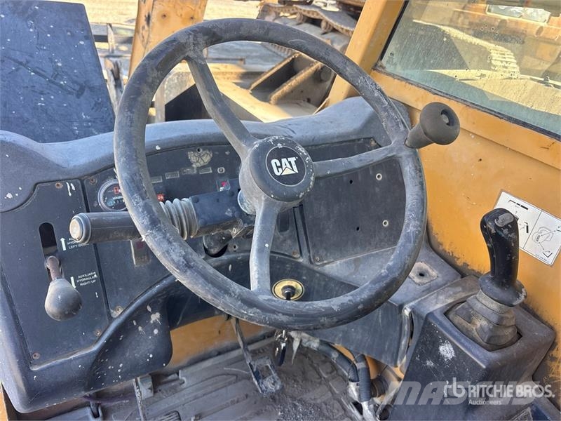 CAT TL943 Teleskopski viličarji
