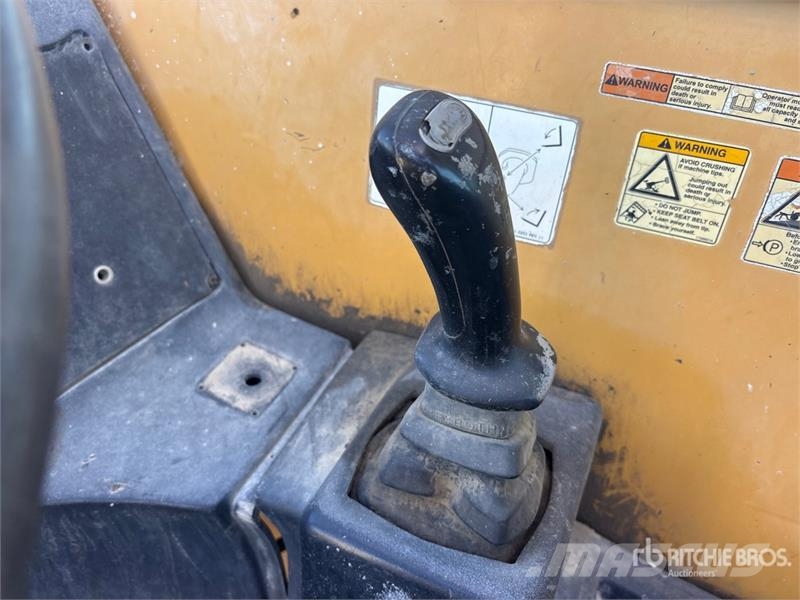 CAT TL943 Teleskopski viličarji