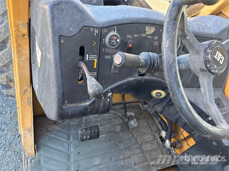 CAT TL943 텔러 핸들러