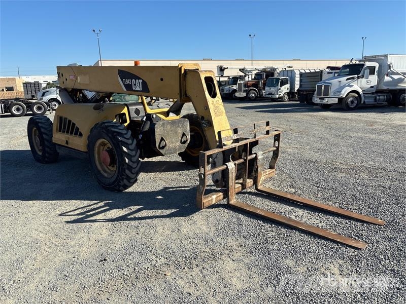 CAT TL943 텔러 핸들러