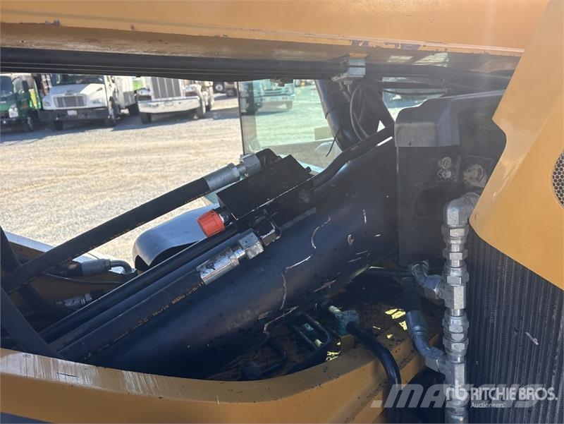 CAT TL943C Telescopic handlers