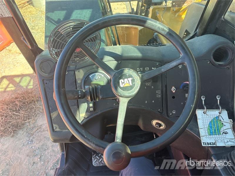 CAT TL943C Telescopic handlers