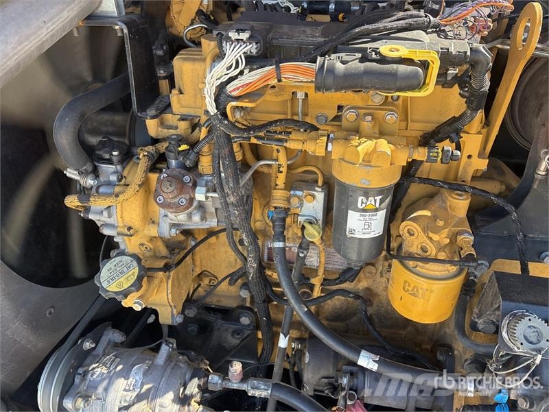 CAT TL943C Telescopic handlers