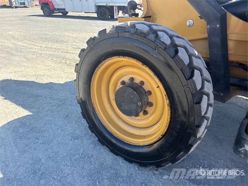 CAT TL943C Telescopic handlers