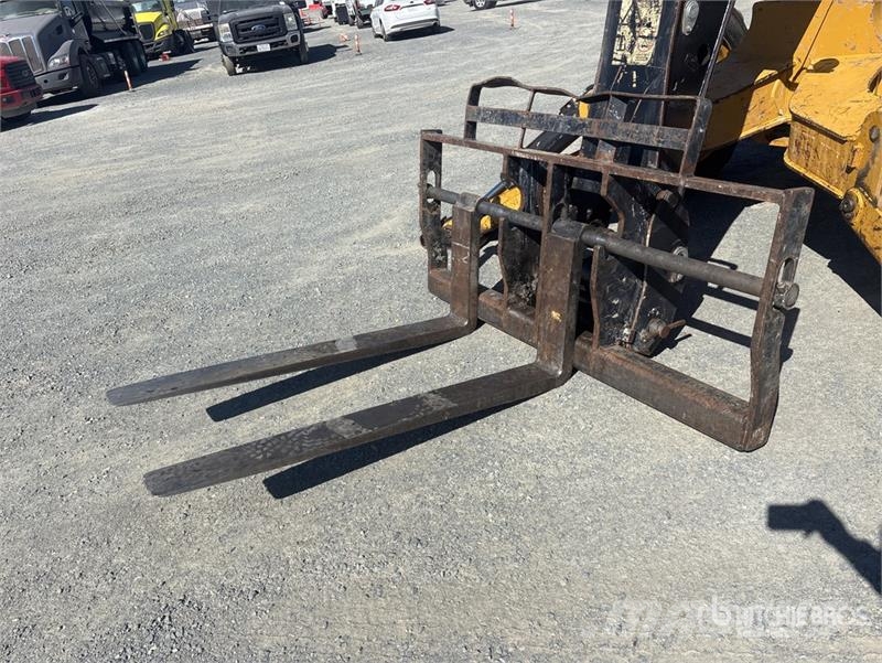 CAT TL943C Telescopic handlers