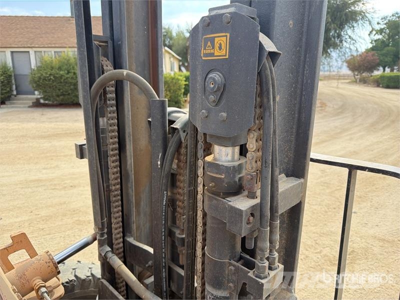 CAT V40D 4000 lb Pneumatic Tire Forklift Viljuškari - ostalo