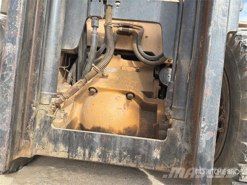 CAT V40D 4000 lb Pneumatic Tire Forklift Viljuškari - ostalo