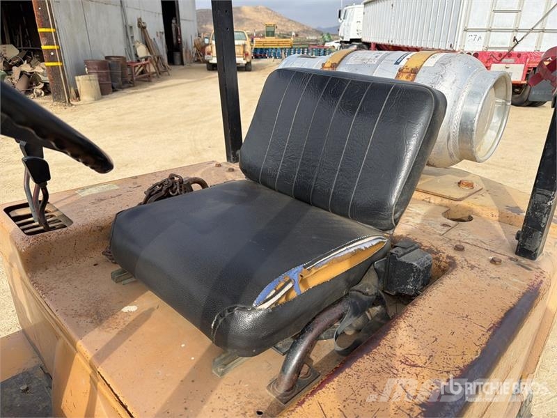 CAT V40D 4000 lb Pneumatic Tire Forklift Viljuškari - ostalo