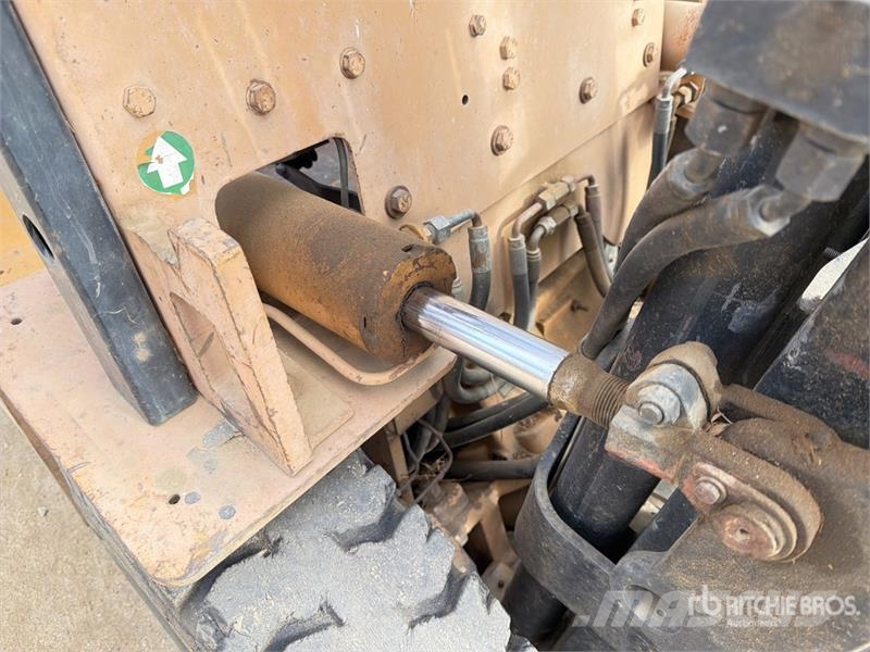CAT V40D 4000 lb Pneumatic Tire Forklift Viljuškari - ostalo
