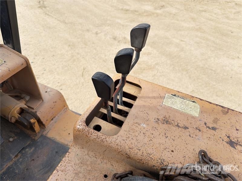 CAT V40D 4000 lb Pneumatic Tire Forklift Viljuškari - ostalo