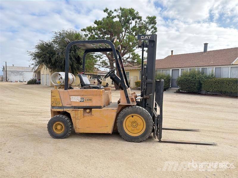 CAT V40D 4000 lb Pneumatic Tire Forklift Viljuškari - ostalo