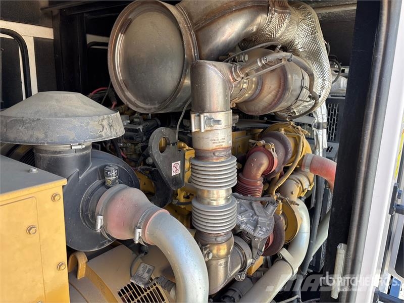 CAT XQ125 100 kW Mobile Generator Set 디젤 발전기