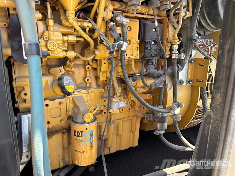 CAT XQ125 100 kW Mobile Generator Set 디젤 발전기